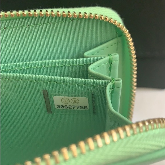 Chanel 19 Zipped Wallet - Picture 3 of 11